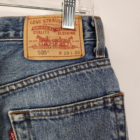 Levi's 505 Womens jeans cut off denim distressed shorts W29 - Picture 8 of 10